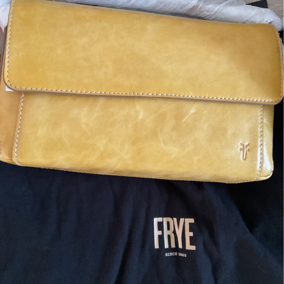 NWT FRYE Leather Reed Flap Crossbody - Picture 4 of 6